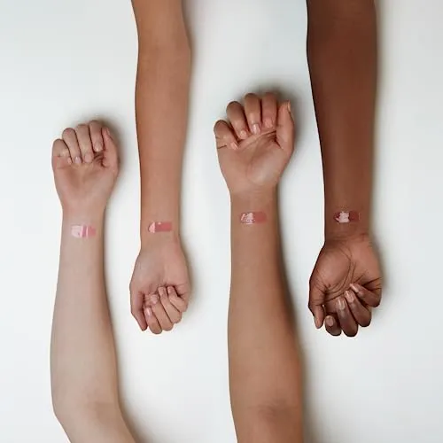 essence | Cranberry Lip Oil | pH-Reactive, Hydrating, Non-Sticky | With Vitamin E & Cranberry Oil | Vegan & Cruelty Free